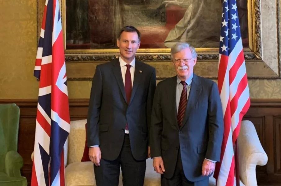 بولتون لندن را در ماجرای توقیف نفتکش ایرانی فریب داد؟ / انگلیس در دام ترامپ