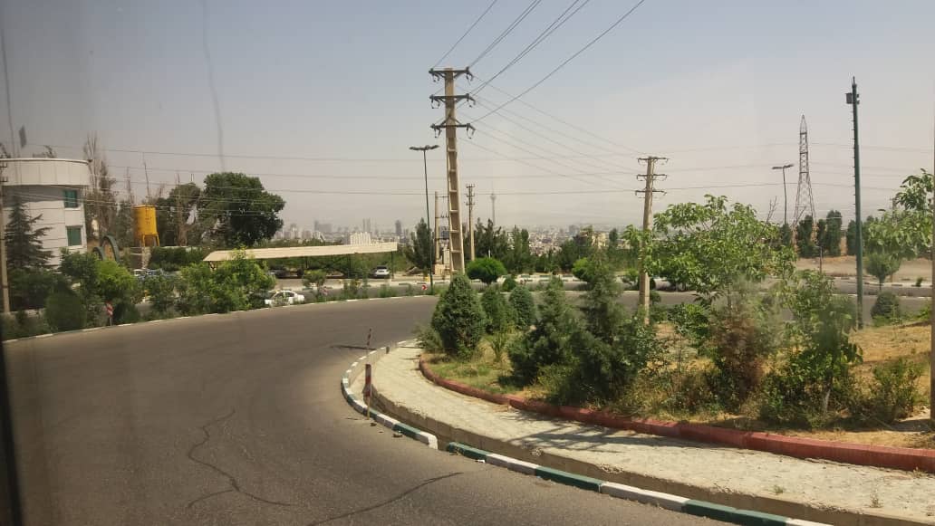 آخرین وضعیت نصب گاردیل دانشگاه علوم و تحقیقات / عکس‌هایی که نشان از فراموشی حادثه دارد