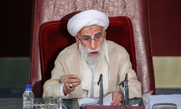 تحریم‌های آمریکا علیه مسئولان عالی نظام، تبلیغاتی است