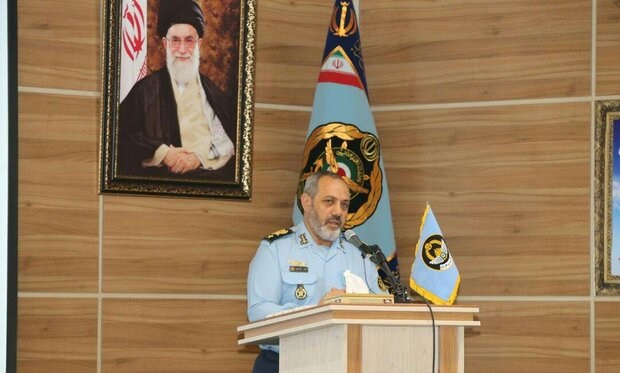 تنها با مجاهدت علمی می‌توان از دسیسه شیطان بزرگ رهایی یافت