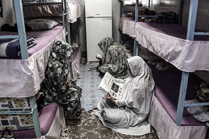 زنان باردار زندانی باید از مرخصی ۹ ماهه زایمان استفاده کنند