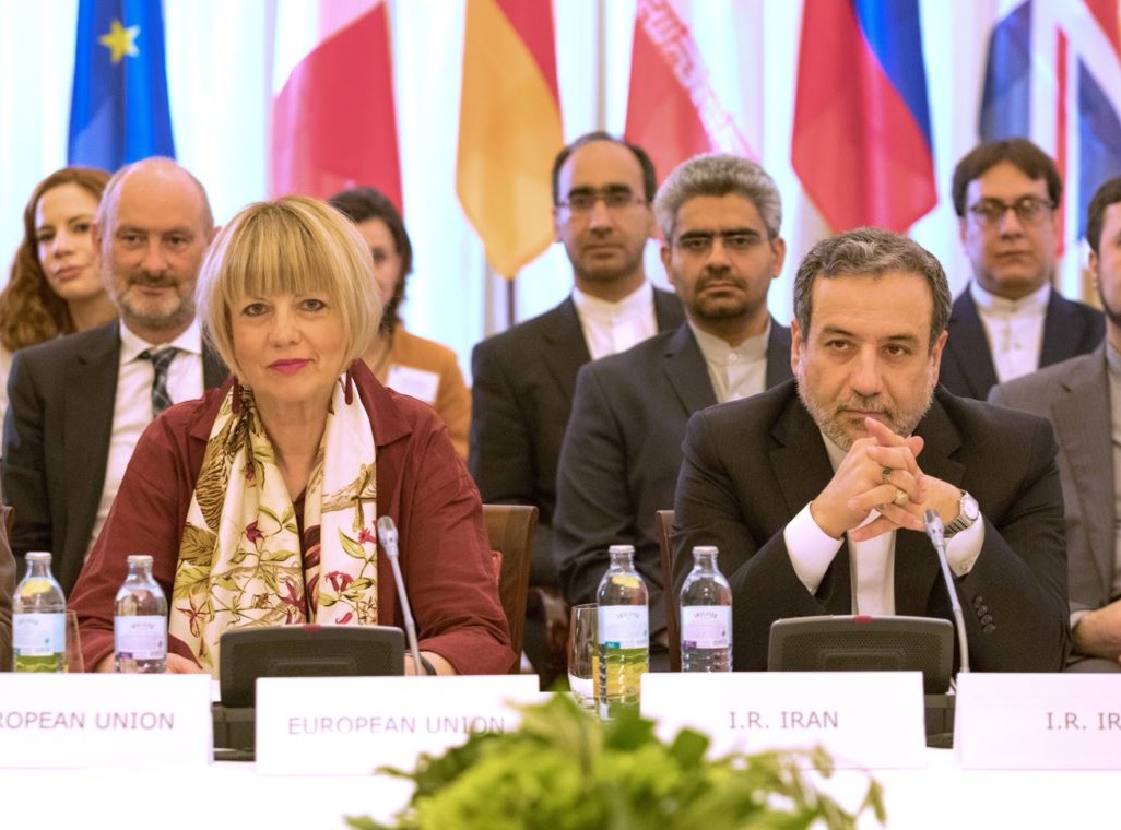 کشتیهای نفتی چین ۴ روز پیش از تنگه هرمز عبور کردند؛ این اقدام پکن، باعث تشویق دیگر خریداران نفت ایران برای سرکشی از تحریمهای آمریکا میشود کشتیهای نفتی چین ۴ روز پیش از تنگه هرمز عبور کردند؛ این اقدام پکن، باعث تشویق دیگر خریداران نفت ایران برای سرکشی از تحریمهای آمریکا میشود