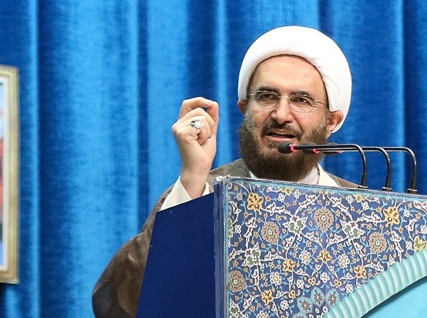 خطیب نماز جمعه تهران: اگر دلتان خوش می‌شود ظریف را تحریم کنید