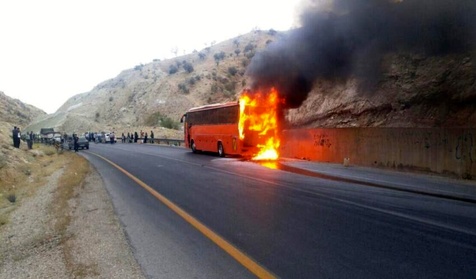 اتوبوس حامل ۴۰ دانشجوی دختر در تفت آتش گرفت/ ۸ نفر به درمانگاه منتقل شدند