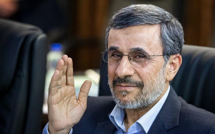 دوسال است احمدی‌نژاد نمی‌تواند برای دیدار با رهبری وقت ملاقات بگیرد!