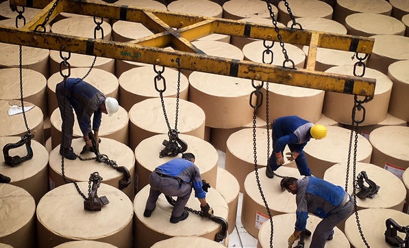 بیشتر واردکنندگان رسمی کاغذ حتی یک دلار ۴۲۰۰ تومانی نگرفتند