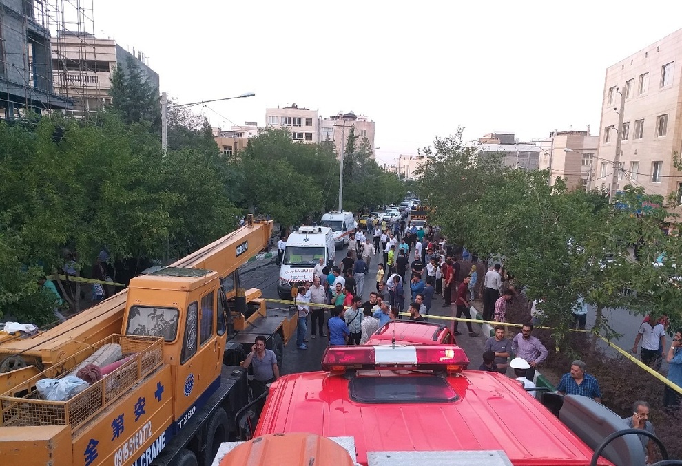 حادثه مرگبار جرثقیل در بلوار هاشمیه مشهد +فیلم و عکس