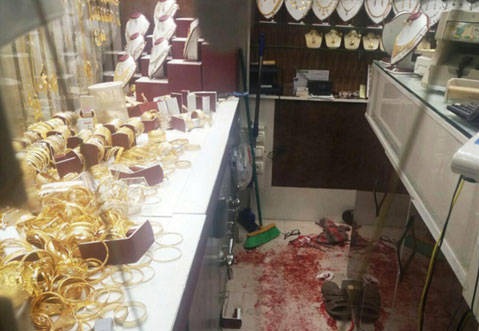 حمله زن هفت تیرکش به طلافروشی در تهران! حمله زن هفت تیرکش به طلافروشی در تهران!