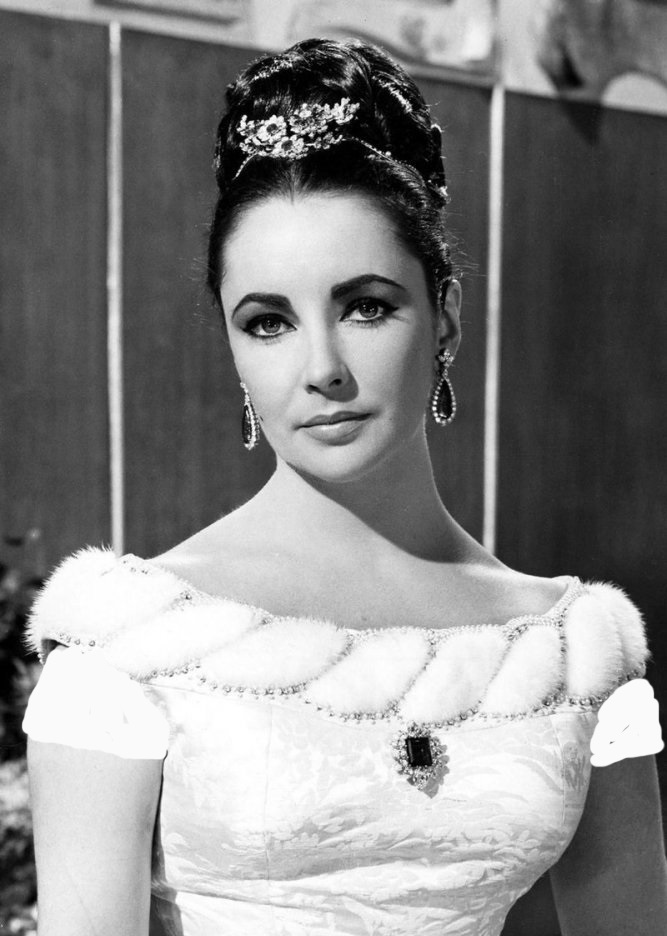 پنج زن که نامشان در تاریخ جواهرات باقی ماند