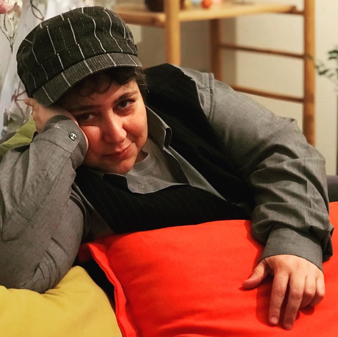 شهره لرستانی با لباس مردانه! +عکس