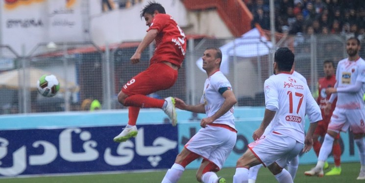 پرسپولیس مقابل نساجی متوقف شد