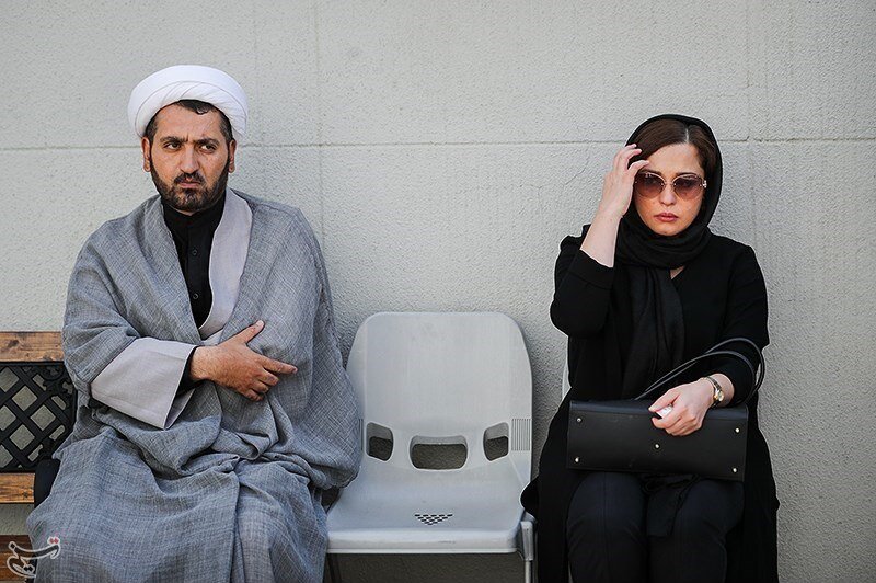 مهراوه شریفی‌نیا در مراسم تشییع کمال طباطبایی