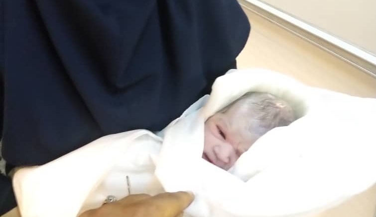 تولد یک نوزاد در متروی تهران! +عکس