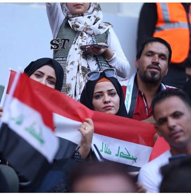 عکس روز/ زنان و مردان عراقی در ورزشگاه کربلا