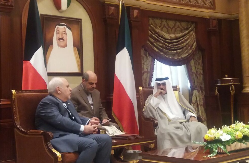 دیدار وزیر امور خارجه و ولیعهد کویت/ ظریف: ما در این منطقه ماندنی هستیم و بیگانگان رفتنی‌اند