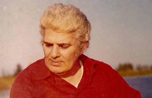 بد و بیراه به احمد شاملو در تلویزیون در سالمرگ شاعر/ خشم سازندۀ مستند: سانسور نه، سلاخی کردند