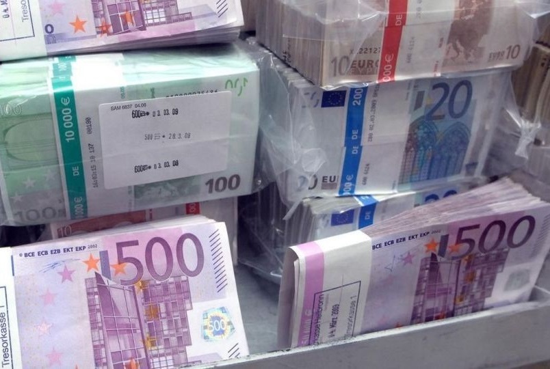 اختلافها بر سر گم شدن ارز دولتی / ورود کمیسیون اصل ۹۰ به گم شدن یک میلیارد یورو ارز دولتی