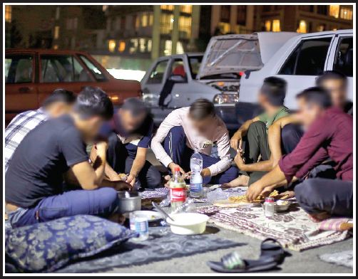 مسافرکش‌های خانه‌به‌دوش/ گزارشی از ماشین‌خوابی در تهران