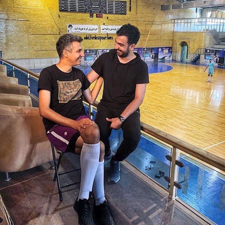 عادل فردوسی‌پور و برادرش در دوشنبه‌های بدون نود! +عکس