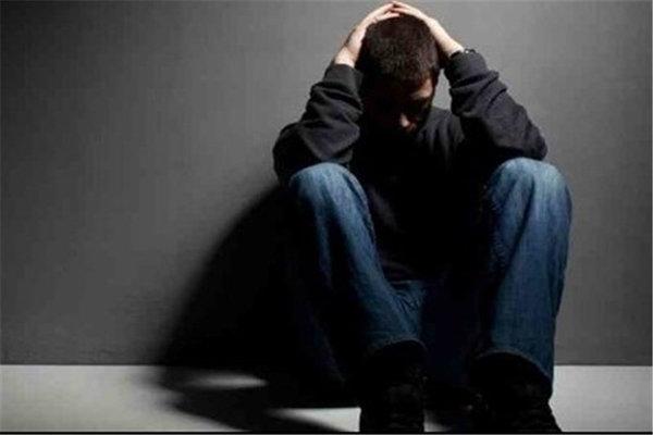 وجود افکار خودکشی به دنبال شیوع افسردگی در کشور