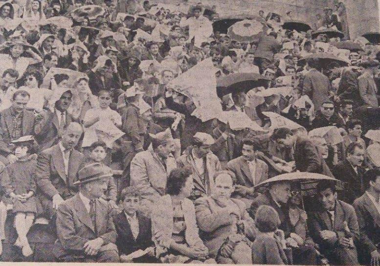 زمانی که مردان و زنان در امجدیه و در کنارهم فوتبال تماشا میکردند +عکس زمانی که مردان و زنان در امجدیه و در کنارهم فوتبال تماشا میکردند +عکس