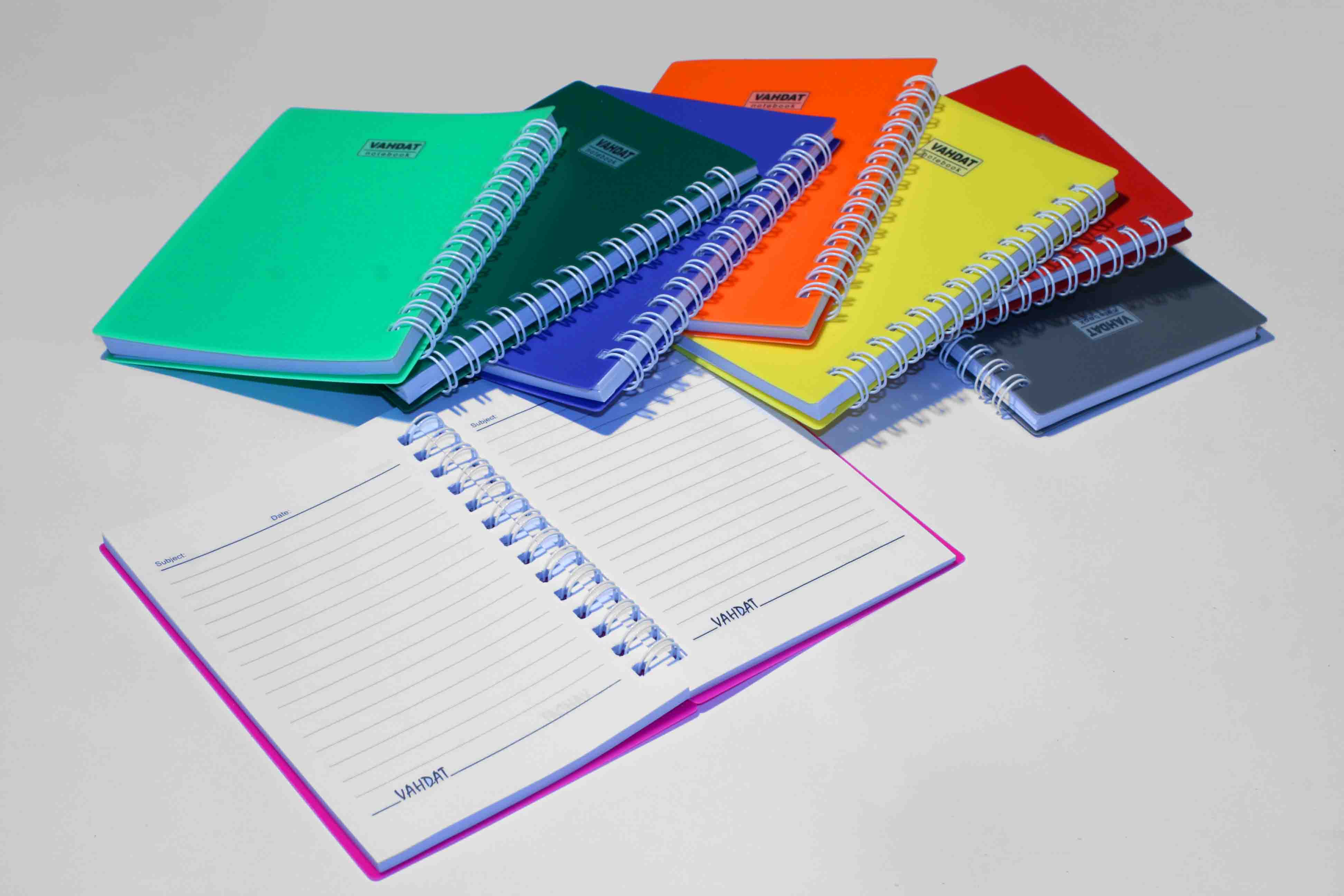 آغاز توزیع دفاتر دانش‌آموزی با نرخ دولتی