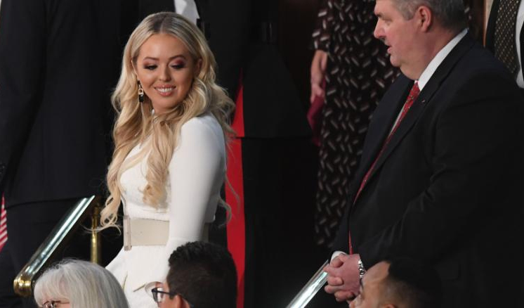 پشت پرده اخراج دستیار شخصی رییس جمهور آمریکا؛ انتقاد از وزن تیفانی ترامپ