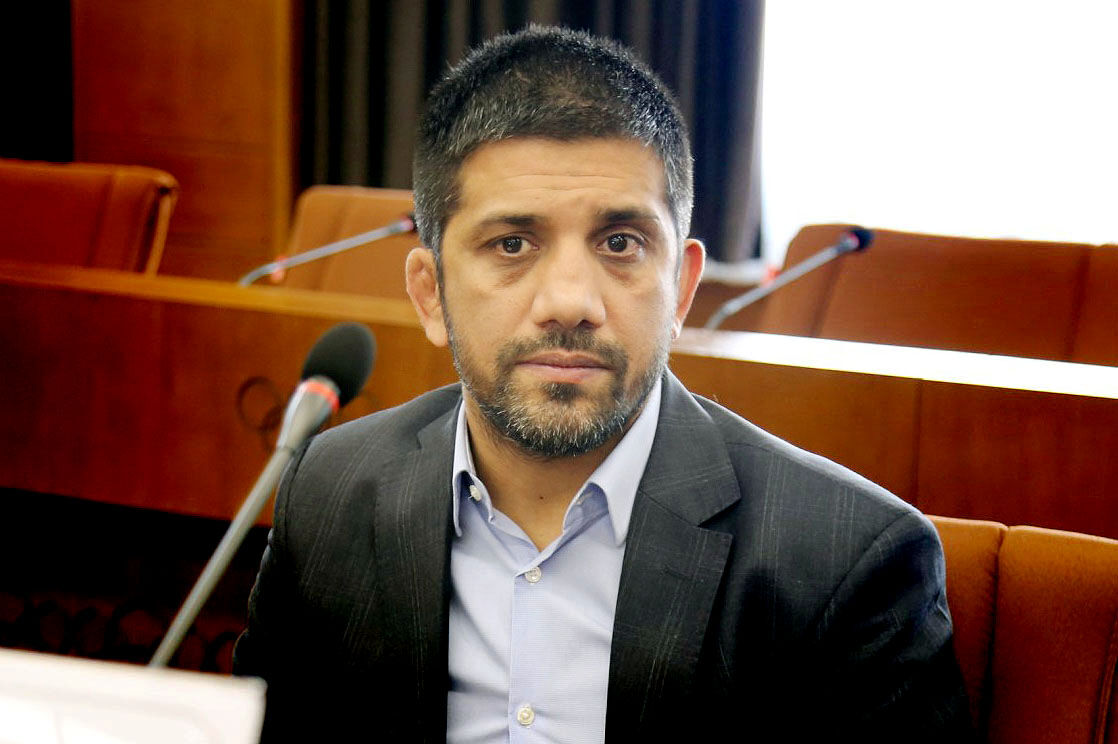 کشتی عقب‌گرد داشته است