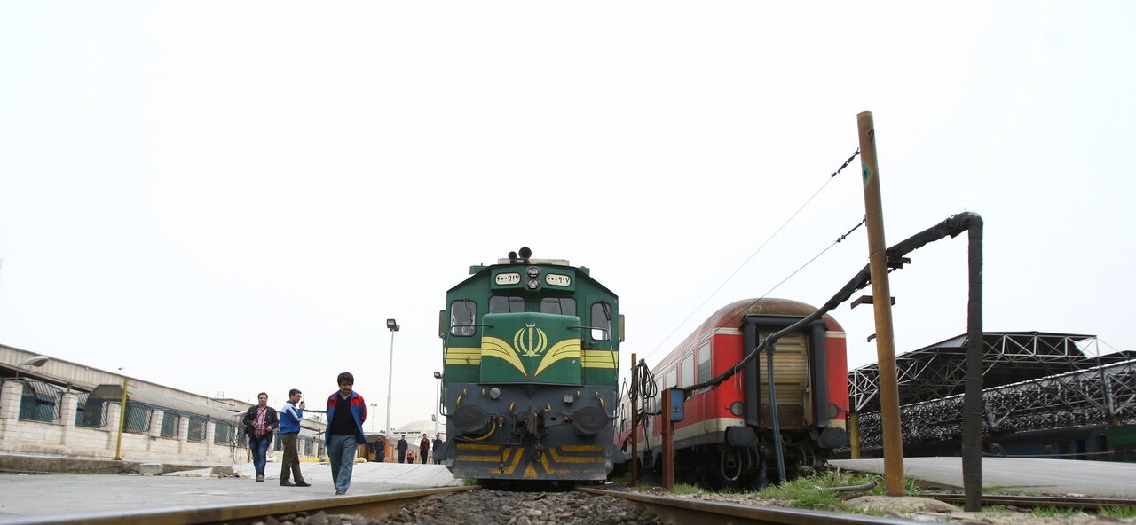 افزایش خدمات‌رسانی ریلی با ورود واگن و لوکوموتیوهای جدید