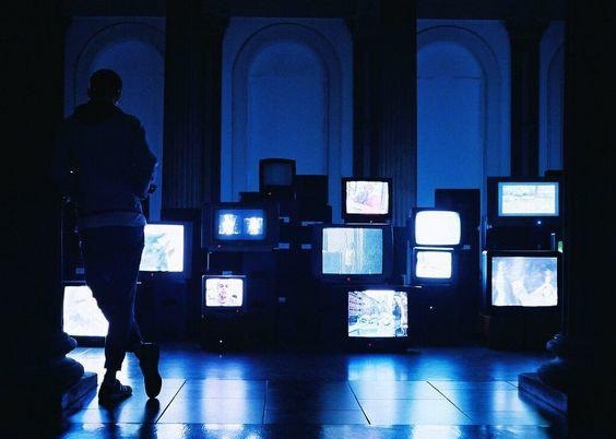 پایان صندلی‌های تاشو و پرده نقره‌ای!/ آیا شبکه‌های اینترنتی، سینماهای قدیمی را از بین می‌برند؟