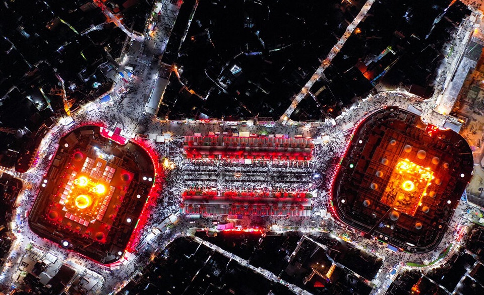 عکس روز/ نمایی از بین‌الحرمین از بالا در ایام محرم