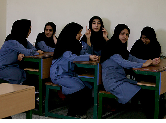 طرح دو فوریتی برای مناسب سازی مدارس دولتی دخترانه/ 76 درصد دختران ایرانی از کمبود ویتامین دی رنج می‌‌برند