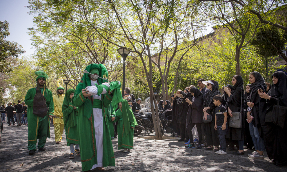 عزاداری مردم تهران در تاسوعای حسینی +تصاویر عزاداری مردم تهران در تاسوعای حسینی +تصاویر