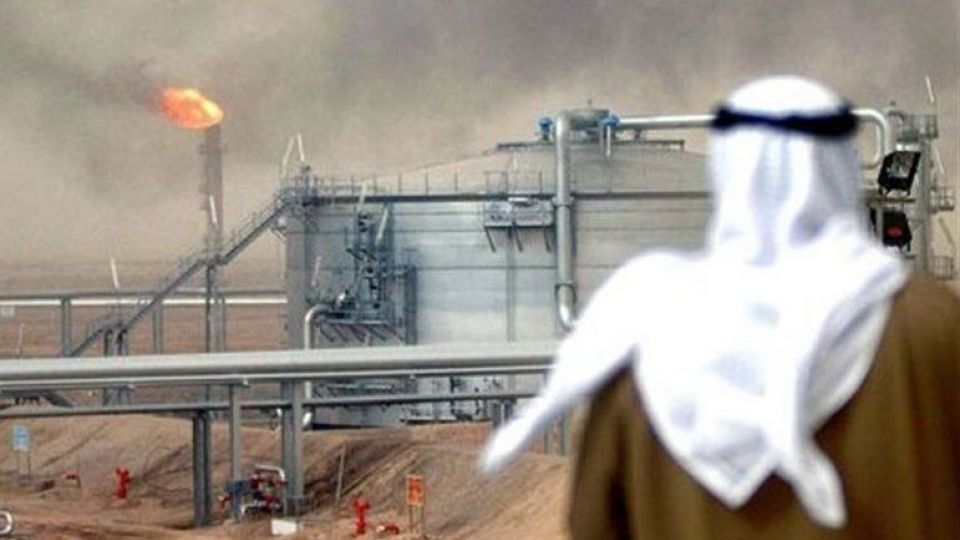 ایران عطسه کرد نصف تولید نفت سعودی قطع شد/ جنگ با دشمن برتر، خودکشی است ایران عطسه کرد نصف تولید نفت سعودی قطع شد/ جنگ با دشمن برتر، خودکشی است