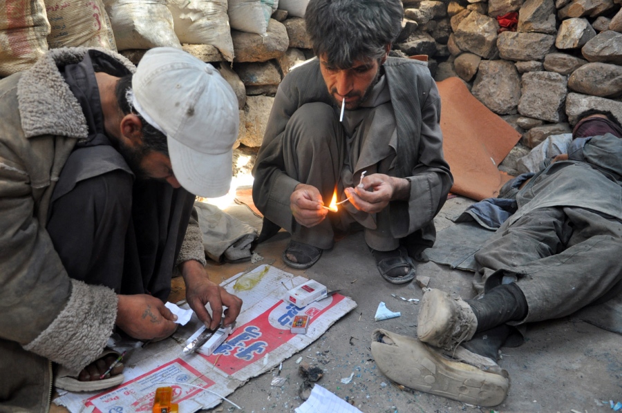 ابتلای ۱۳.۸ درصد معتادان تزریقی به ایدز/ ۶۰ هزار زندانی تحت پوشش متادون