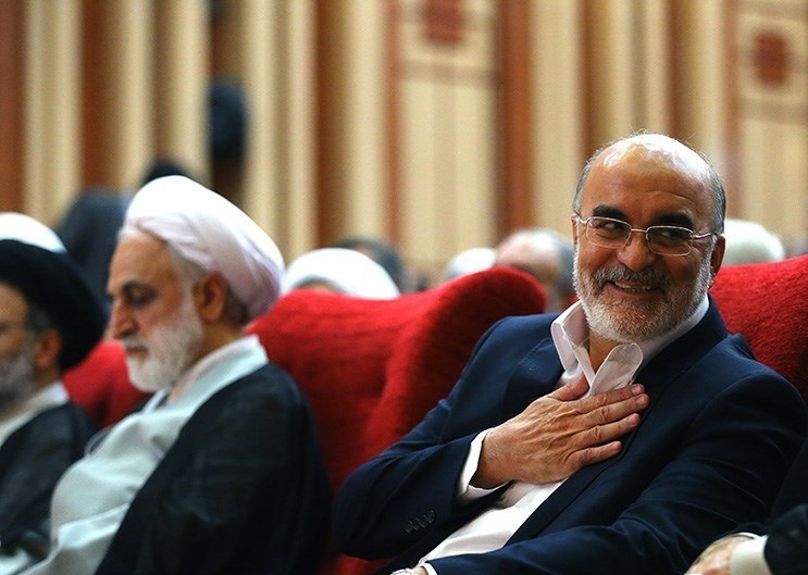 قاضی اختلاس پروندههای جنجالی سه هزار میلیاردی، خاوری و مهدی هاشمی بدون خداحافظی رفت قاضی اختلاس پروندههای جنجالی سه هزار میلیاردی، خاوری و مهدی هاشمی بدون خداحافظی رفت