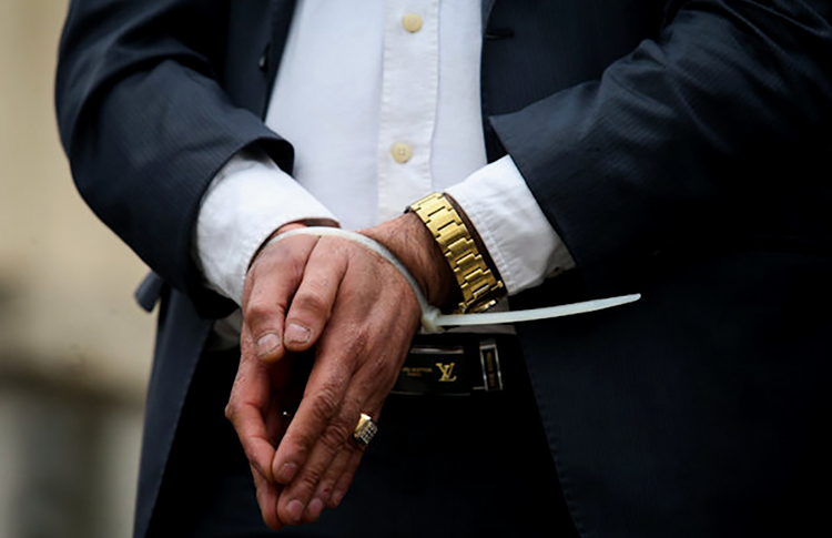 آیا بازداشت مدیران کارساز است؟