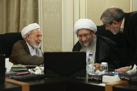 آشتی ظاهری آقایان یزدی و آملی مشکلی را حل نمی‌کند / شبهه‌ای که مطرح کرده‌اند باید توضیح داده شود