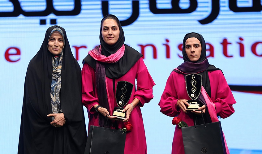 جایزه خانم گل نیم سکه، جایزه آقای گل یک سکه و ۵ میلیون نقد!