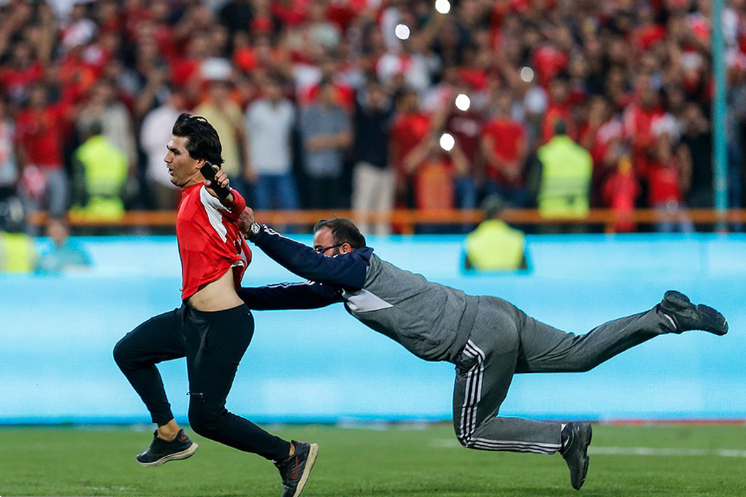 عکس روز/ لحظه ورود جیمی جامپ دربی نود