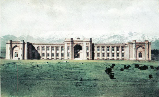 مدرسه و نظام آموزشی نوین از مکتب خانه تا دانشگاه