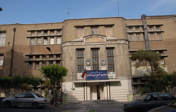 مدرسه و نظام آموزشی نوین از مکتب خانه تا دانشگاه