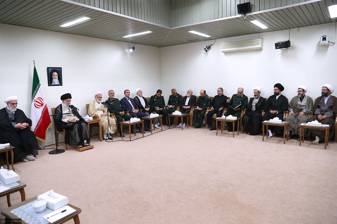 رهبر انقلاب اسلامی: یاد شهدا در کشور امیدبخش و جهتبخش است رهبر انقلاب اسلامی: یاد شهدا در کشور امیدبخش و جهتبخش است