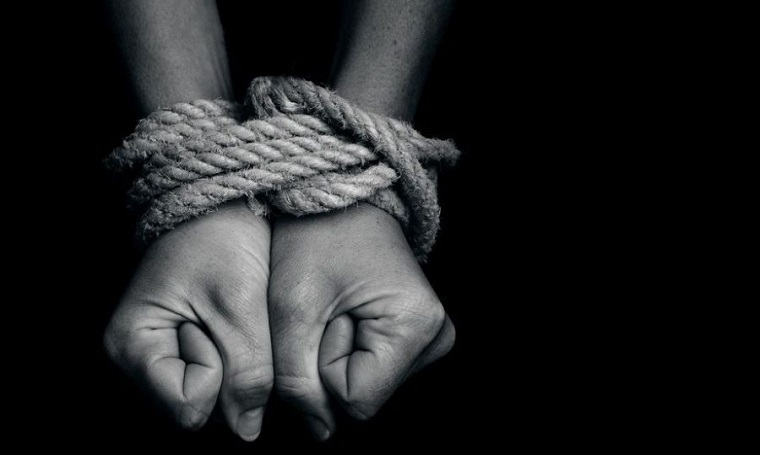 آدم ربایی و سرقت خشن با همدستی زن صیغهای آدم ربایی و سرقت خشن با همدستی زن صیغهای