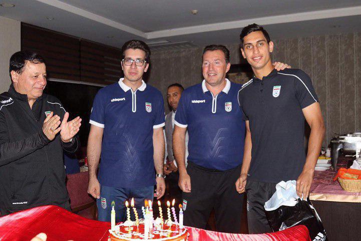 جشن تولد محمد نادری در اردوی تیم ملی+عکس