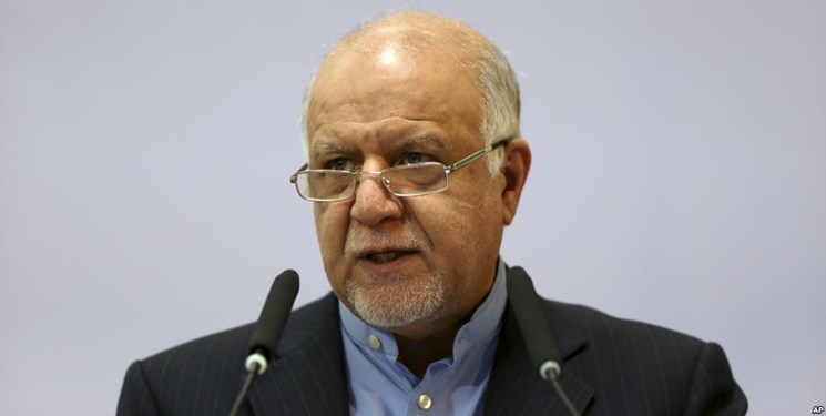 زنگنه: 4 میلیون و 500 هزار نفر برای دریافت کارت سوخت ثبتنام کرده‌اند