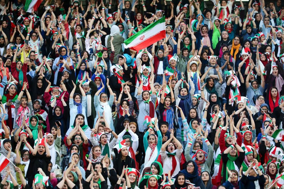 بازتاب حضور زنان در ورزشگاه در رسانه‌های جهان/ بازی دو سر برد برای ایران