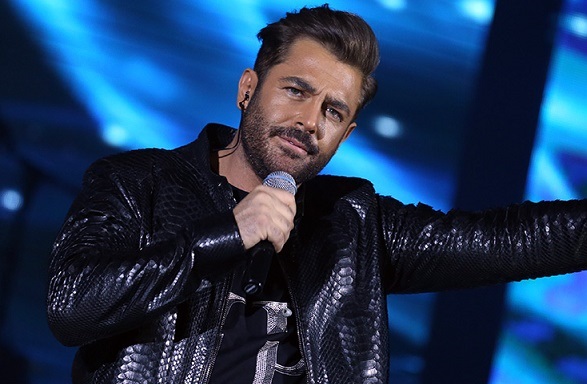 کنسرت محمدرضا گلزار در سالن اسکار!