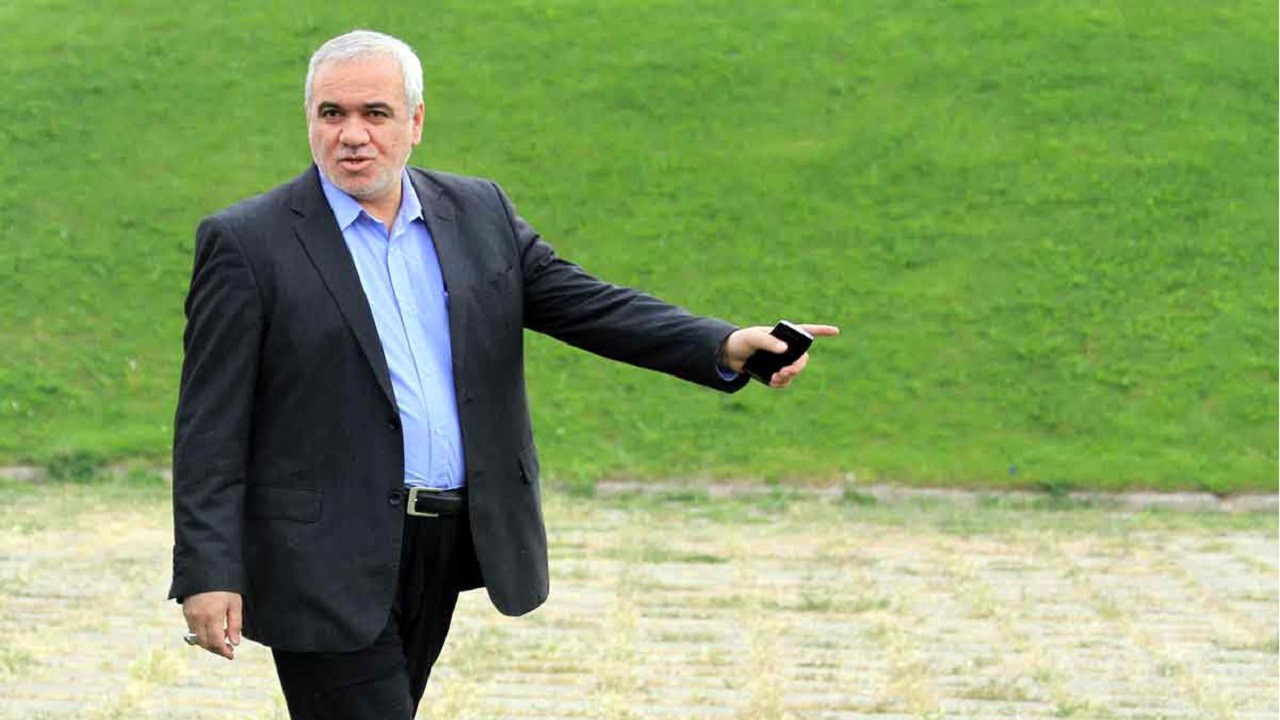 معاونان وزیر نمی‌گذارند مدیرعامل استقلال شوم/ پرسپولیسی‌ها هوادارانشان را سیاه نکردند