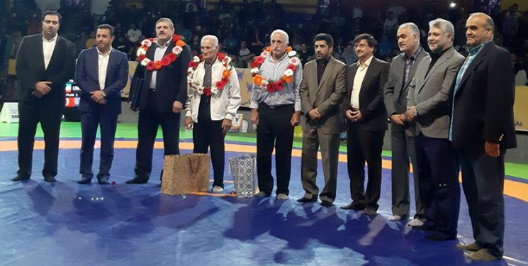 تقدیر از موحد، برزگر و جدیدی در افتتاحیه لیگ برتر کشتی